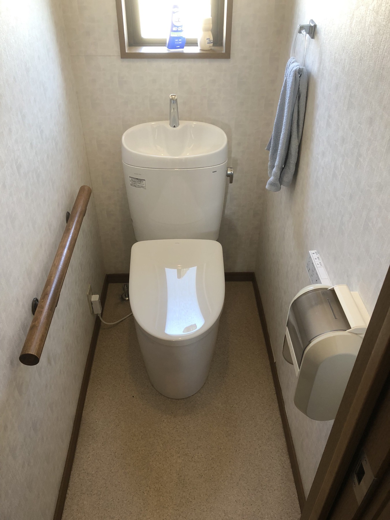 長野市　トイレ入替工事　TOTO　ピュアレストEX+ウォシュレット　アプリコットF1Aの写真