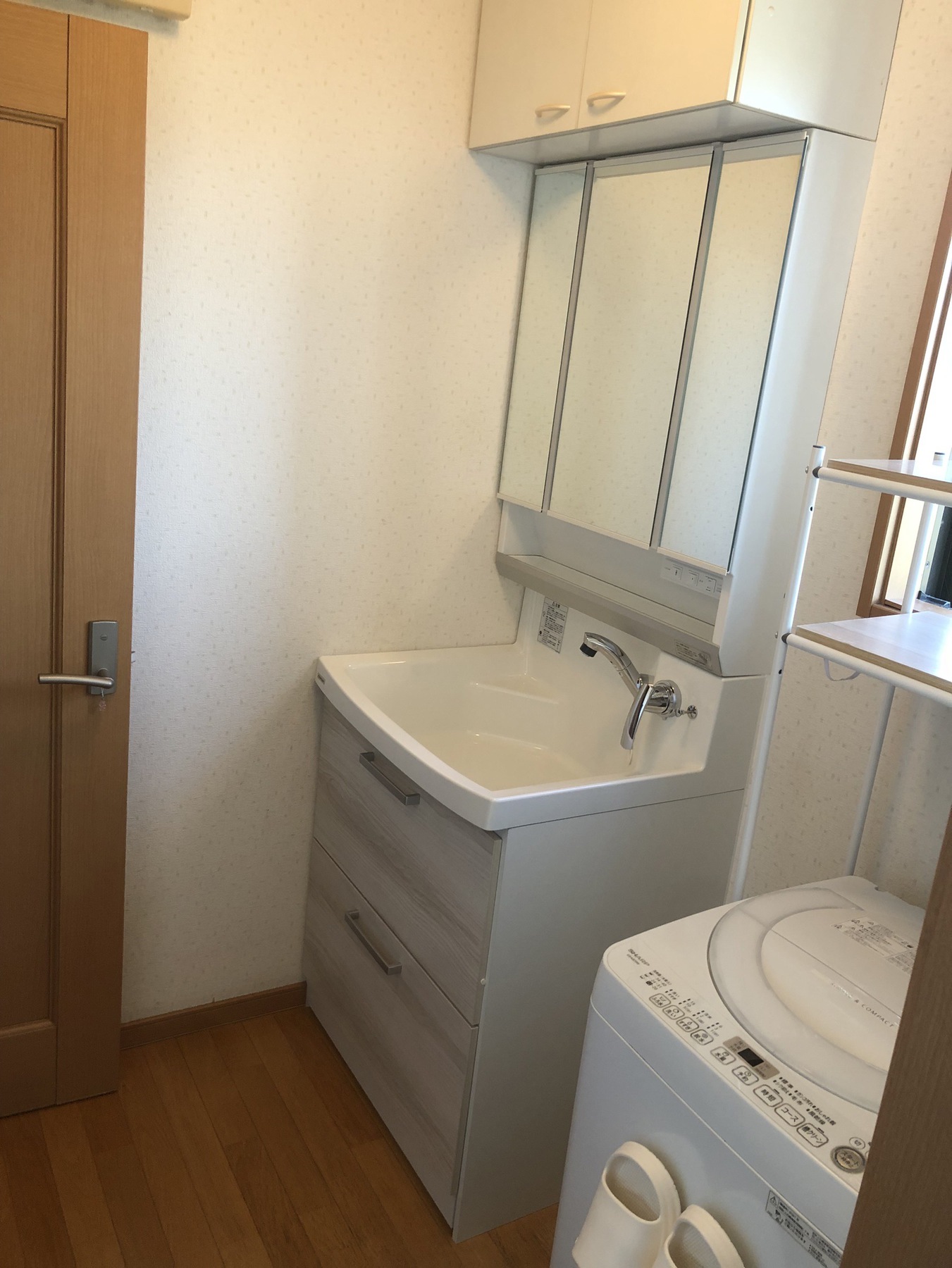 長野市　洗面化粧台　ファンシオの写真