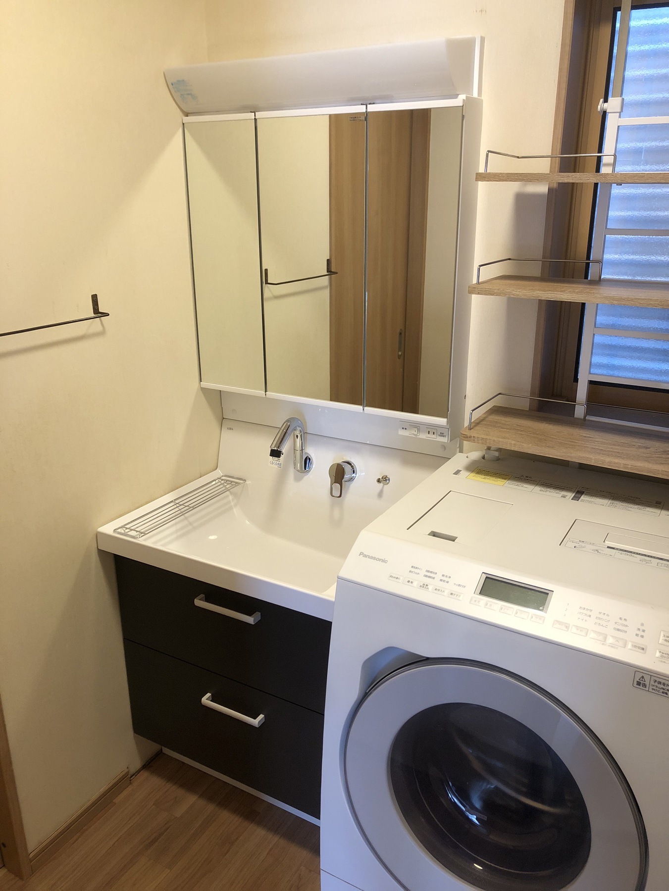 長野市　洗面化粧台　LIXIL　ピアラ75㎝　の写真