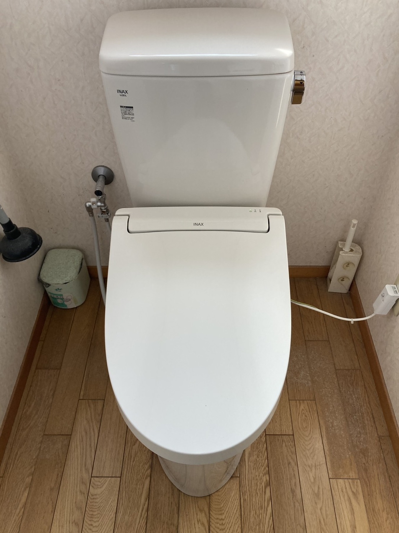 LIXIL　アメージュ便器　便座KA31Aシリーズの写真