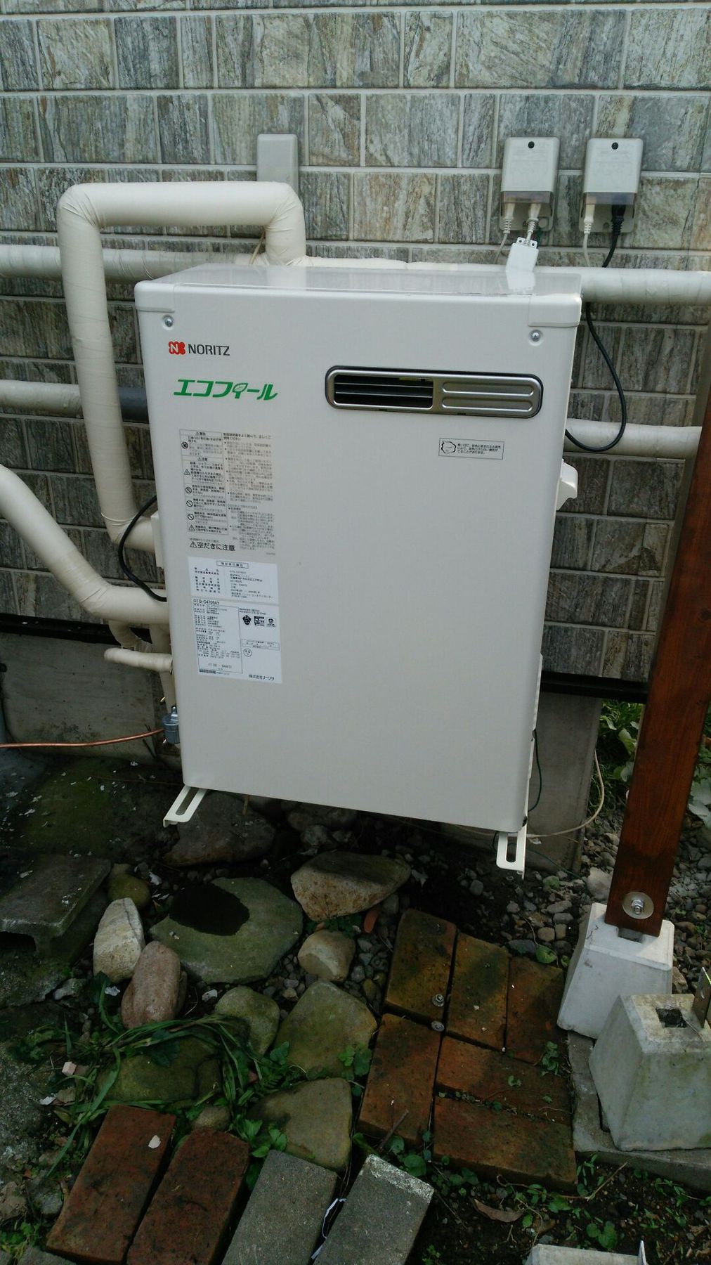 長野県長野市　ノーリツ石油給湯器　TOTO製給湯器からの交換　標準工事でOKです。のリフォーム写真