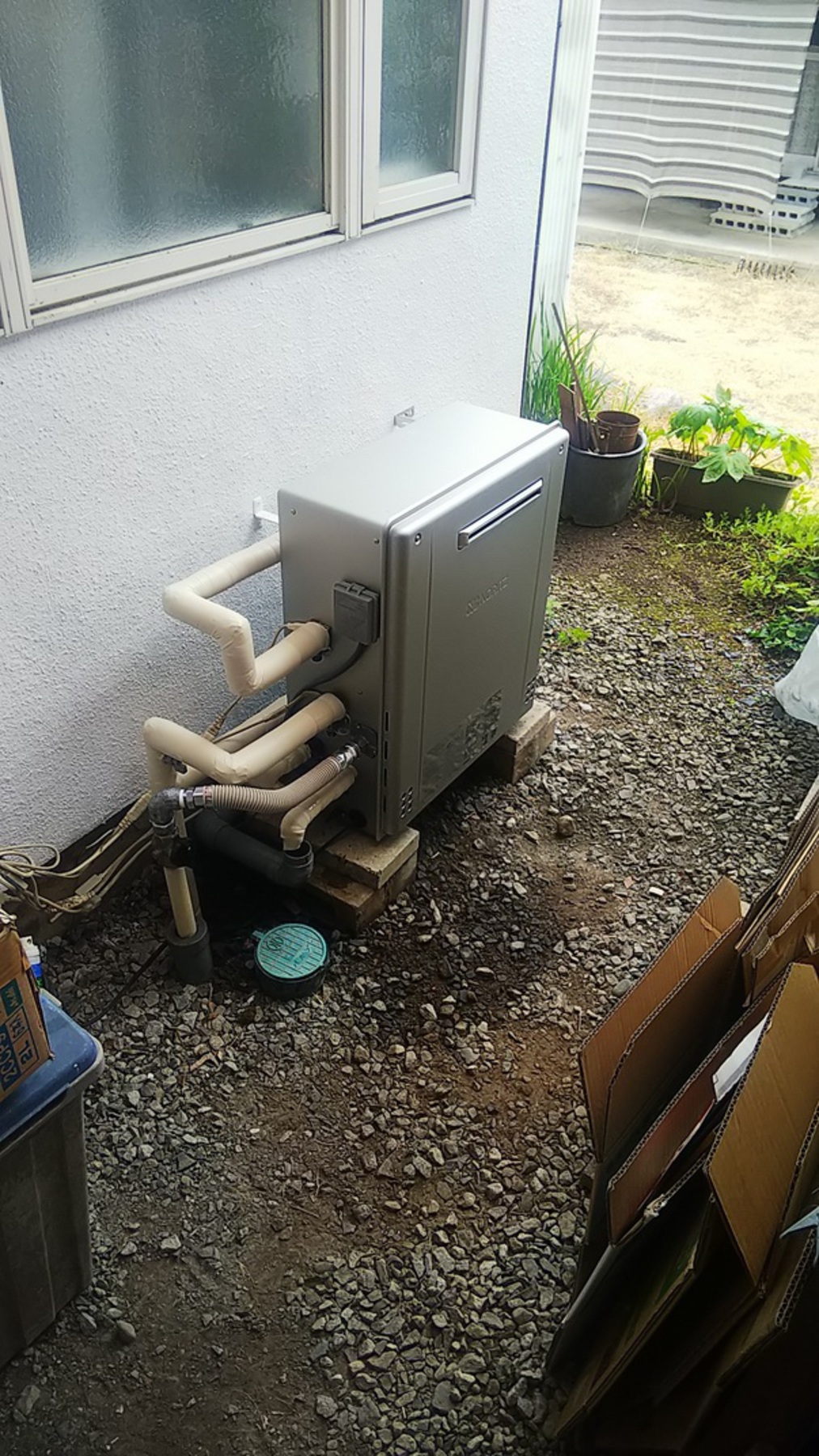 須坂市　据え置き型ガス給湯器入替工事の写真