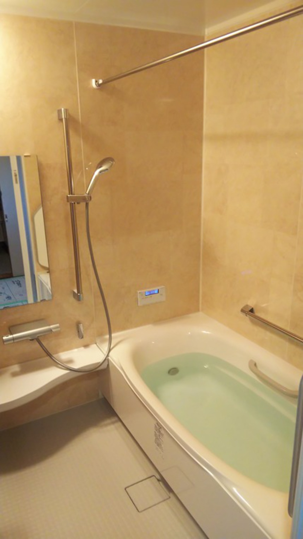 水回りリフォーム工事　浴室　キッチン　洗面　給湯器　トイレのリフォーム写真