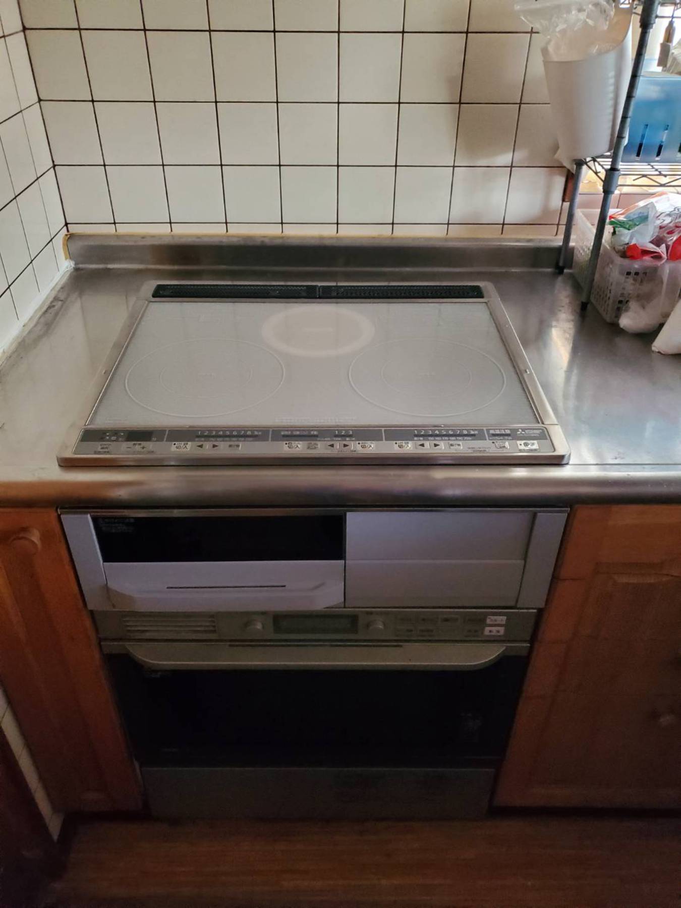 長野県長野市　IHコンロ取替と　電気給湯器を　石油給湯器への写真