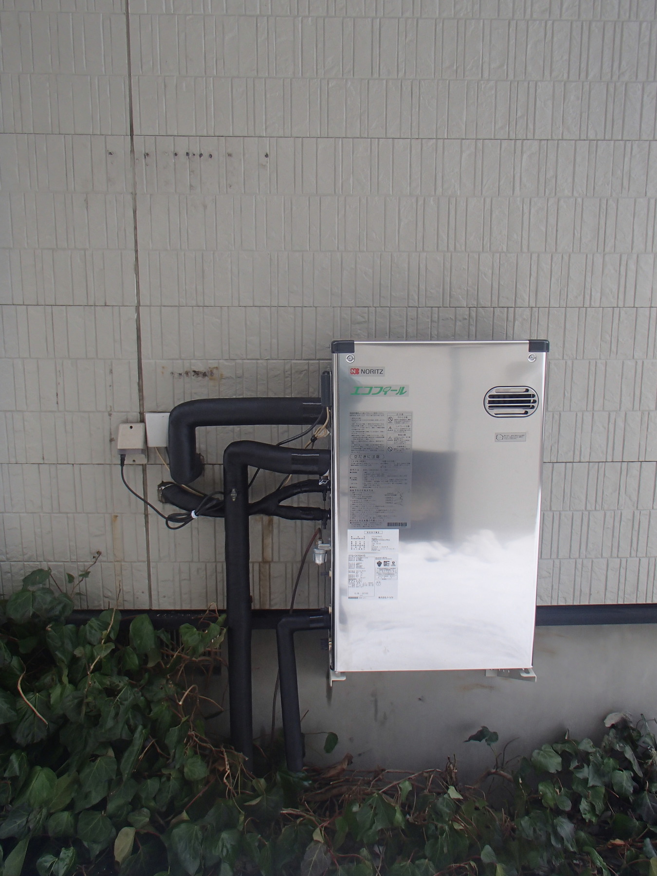 新潟県上越市　ノーリツ　壁掛け給湯器から　据え置きタイプに変更のリフォーム写真